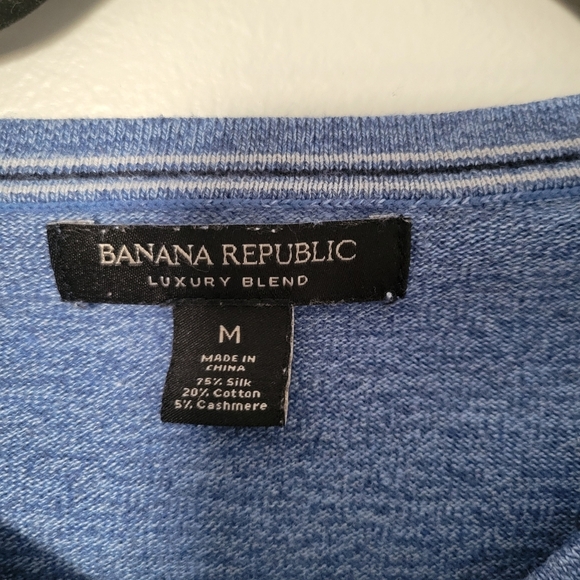 Banana Republic Men's V-Neck Silk Cotton Cashmere Powder Blue Sweater. Size M - Picture 4 of 5